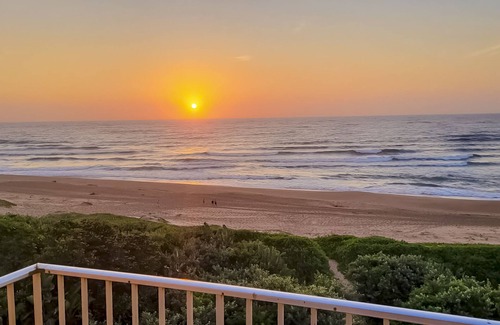 Amanzimtoti Apartment | Escape to Paradise at in Amanzimtoti