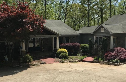 Athens Apartment | Escape to Pond Creek north of Athens