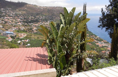 Calheta Cottage | Escape to Paradise is the ideal place for families and groups of friends.
