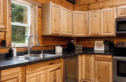 Logan Cabin | Escape to Sage Creek Cabin: 5 Acres + Privacy + Hot Tub + Fire Pit
