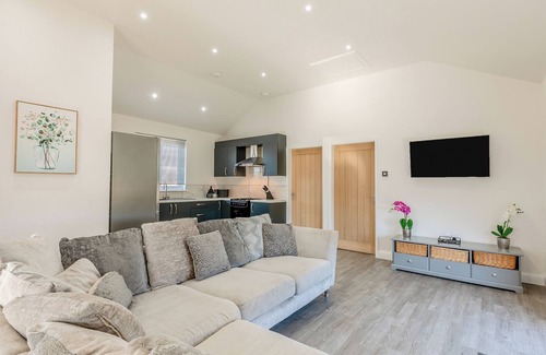 Louth Cottage | Escape to Saltfleetby and let the natural beauty of the area enrich your stay.