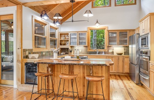 Sapphire Cabin | Escape to Sapphire: Luxurious Home with Panoramic Mountain Views