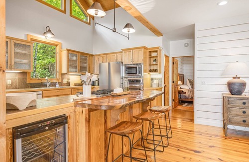 Sapphire Cabin | Escape to Sapphire: Luxurious Home with Panoramic Mountain Views