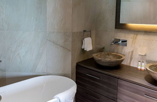 Fryes Beach Hotel | Escape to Serenity at This Fabulous 4 Bedroom Villa with Kitchen Near the Sea
