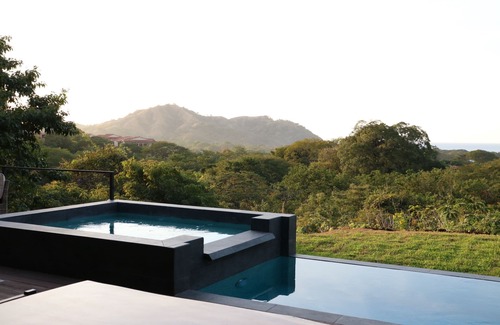 Coco Villa | Escape to Serenity: Stunning Ocean View Retreat - All Inclusive Available