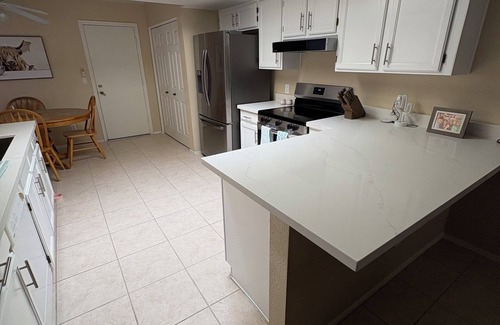 Westbrook Village Condo | Escape to sunny Phoenix!
