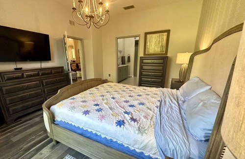 Fort Myers Villa | Escape to the Gated Colonial Country Club