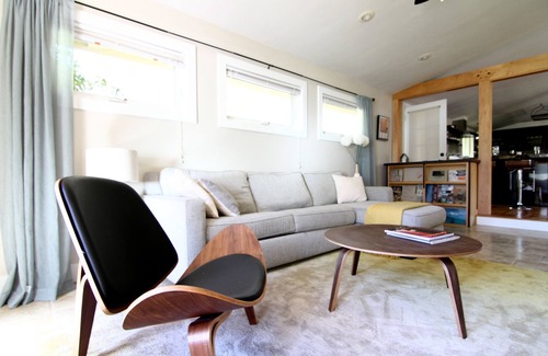 Kutras House | Escape to this Redding 3-Bedroom home with Outdoor Pool and Spa