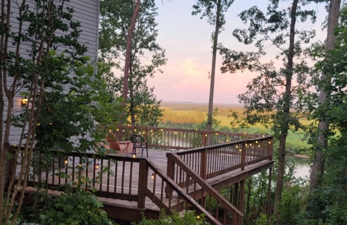 Morris Chapel House | Escape to Tranquility: Scenic Tennessee River Cabin Retreat