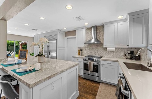 Lauderdale-by-the-Sea House | Escape to a modern 3 Bedroom retreat just minutes away from the most amazing beach in South Florida