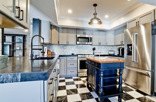 River District House | Escape to Villa Manteago: Resort-Style Estate with Pool, Spa, and Game Room, Minutes from Bradenton!