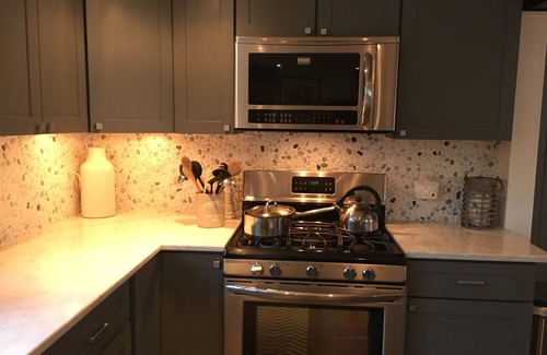 Westport Cottage | ESCAPE to Westport Direct WATERFRONT Beachouse w/Rooftop Deck