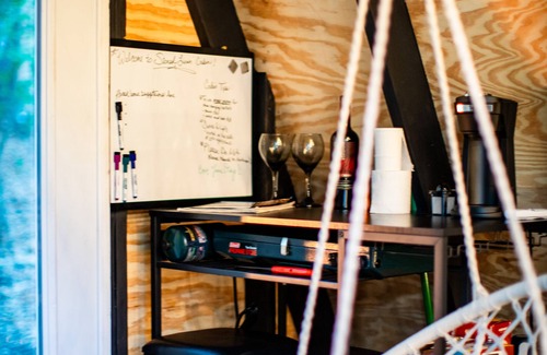 Lincoln Cabin | Escape to your cozy primitive off grid cabin in the n Lake of the Ozarks area