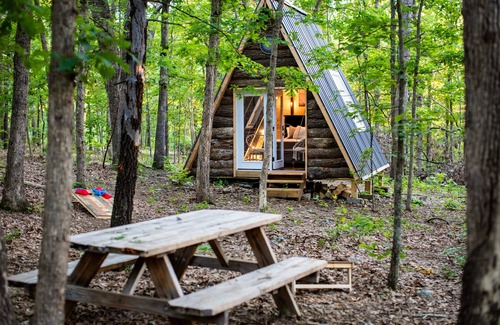 Lincoln Cabin | Escape to your cozy primitive off grid cabin in the n Lake of the Ozarks area