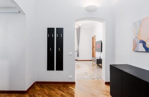 San Vincenzo Apartment | Esclusivo 130 mq + Terrazzo [via San Vincenzo]