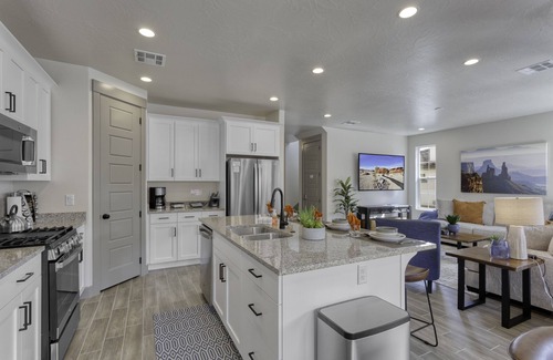 Washington House | Escondido 2323| Price Drop, Ping Pong table, near Sand Hollow and Quail Creek, SLP 19