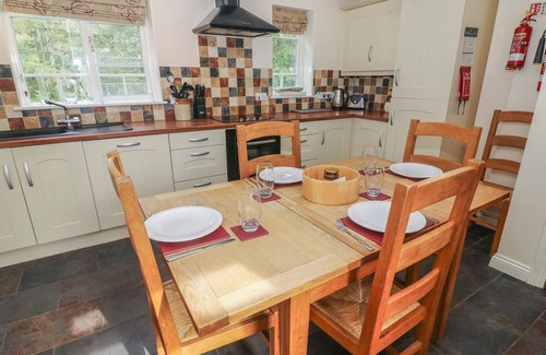 Ravenglass Cottage | ESKHOLME LODGE, pet friendly, with open fire in Eskdale Green