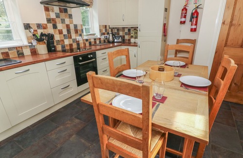 Ravenglass Cottage | ESKHOLME LODGE, pet friendly, with open fire in Eskdale Green