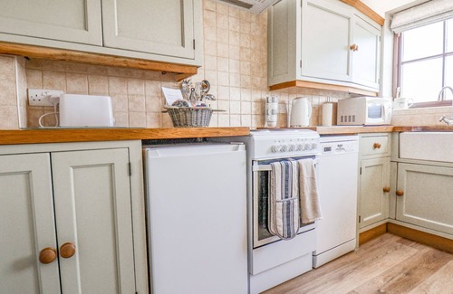 Briggswath Cottage | ESME'S COTTAGE, pet friendly, character holiday cottage in Whitby