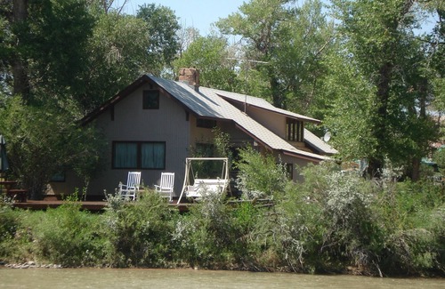 Dubois Cabin | Especially for 4 June to 9 and 14 June to 30 if booked by 30 April 2019