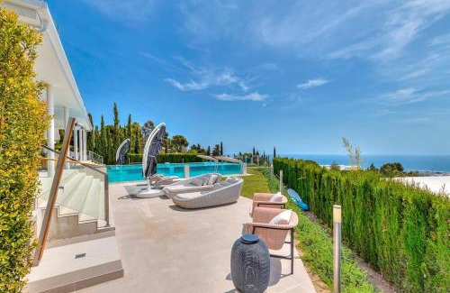 Benalmadena Villa | Espectacular Villa in Higueron