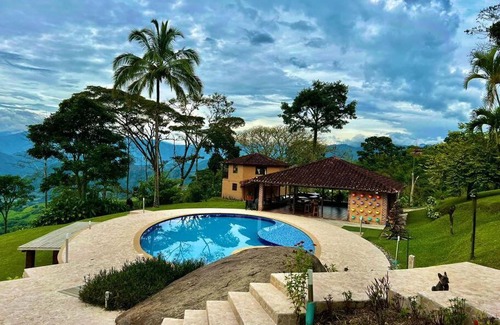 Valparaiso House | Estadía en hermosa finca con piscina