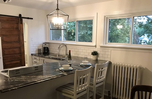 Port Weller West House | Estate Coach House near NOTL - Full Apartment