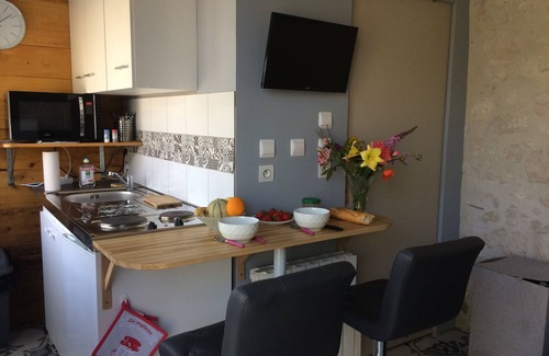 Fonroque House | Estate