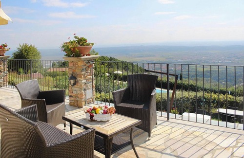 Buti Apartment | Estate in Monte Serra with Panoramic Views