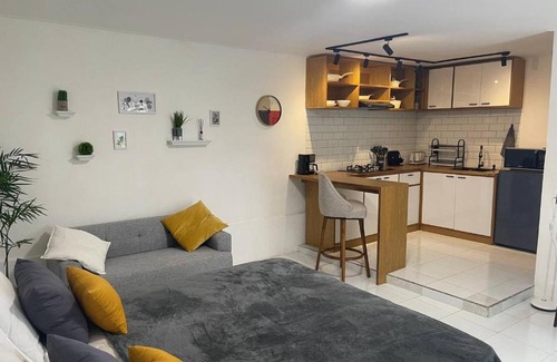 Padonan Apartment | EsTeh Studio Apart