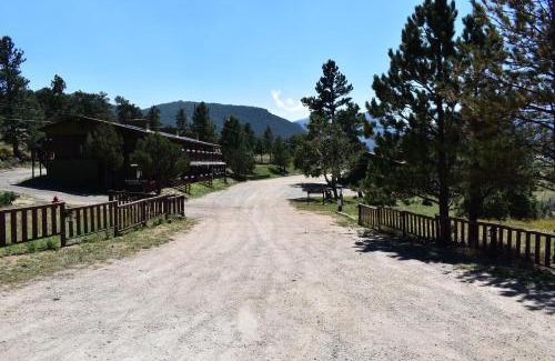 Estes Park Hotel | Estes Lake Lodge