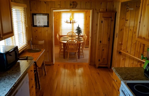 Estes Park Cottage | Estes Park Pinecone Cottage: with 1.8 Acres and Spectacular Mountain Views
