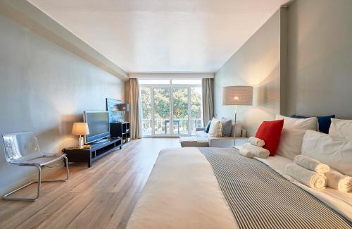 Estoril Apartment | Estoril BeachFront Balcony apartment