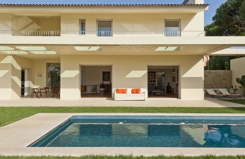 Estoril House | Estoril Modern Villa, heated pool, 800m to the beach, excluvise área