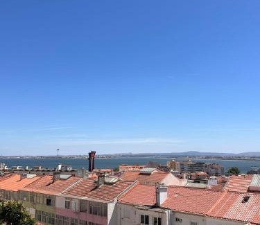 Cacilhas Apartment | Estrela da Almada Mascarenhas