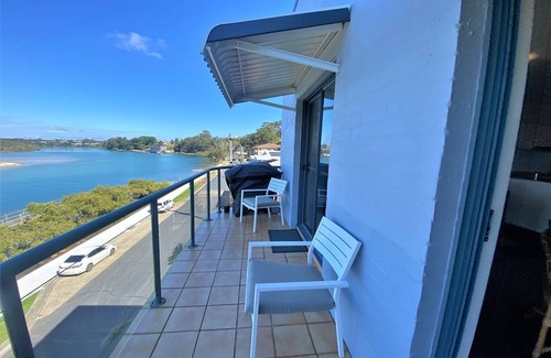 Nambucca Heads Apartment | Estuary - Chasing water views? TOP floor unit certainly delivers this & more!
