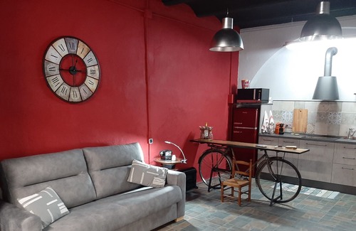 Sant Just Desvern Apartment | Estudi Desvern a 5 Minuts de Barcelona i a Prop de les Universitats