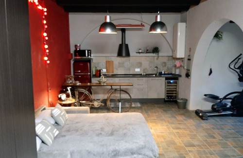 Sant Just Desvern Apartment | Estudi Desvern a 5 Minuts de Barcelona i a Prop de les Universitats