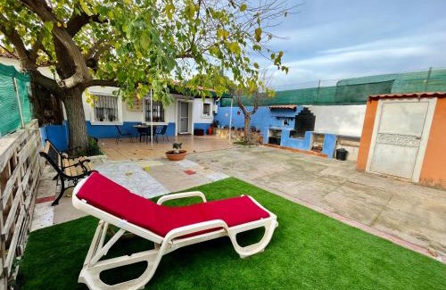 San Vicente del Raspeig House | Estudio adosado acogedor con jardín, barbacoa y parking privado