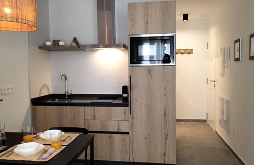 La Victoria Apartment | Estudio céntrico. Zona tranquila. Orientación SUR