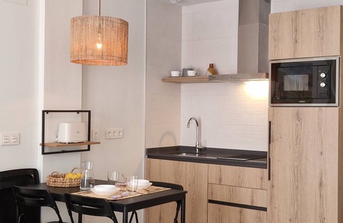 La Victoria Apartment | Estudio céntrico. Zona tranquila. Orientación SUR