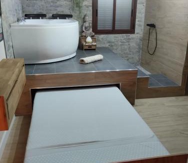 Jerez de la Frontera Apartment | Estudio jacuzzi Luz de Jerez