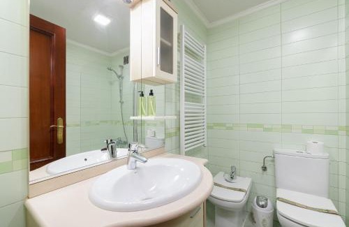 Teis Apartment | Estudio moderno con parking by CABANA Rentals