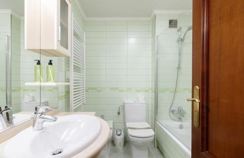 Teis Apartment | Estudio moderno con parking by CABANA Rentals