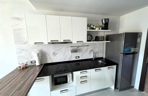 Patong Apartment | ET205 Convenient Patong studio, Condo with pool