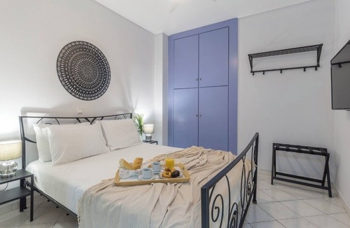 Petralona Apartment | Ethereal Home