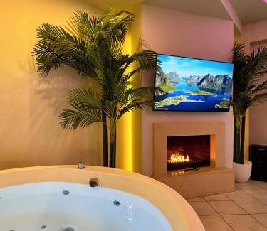 Stomio Apartment | Etherial Suite with Mountain View Fireplace & Indoor Jetted Tub