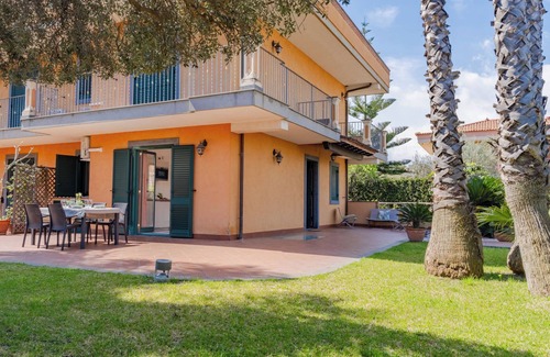 Sant'Anna Apartment | Etna, mare e verde (double room in villa)
