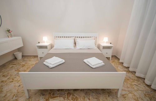 Zafferana Etnea Apartment | Etna Sogno di Andrea: Your Holiday Home on Etna. Follow us on social media!
