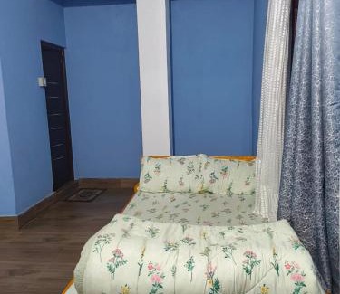 Bomdila House | Eton Homestay